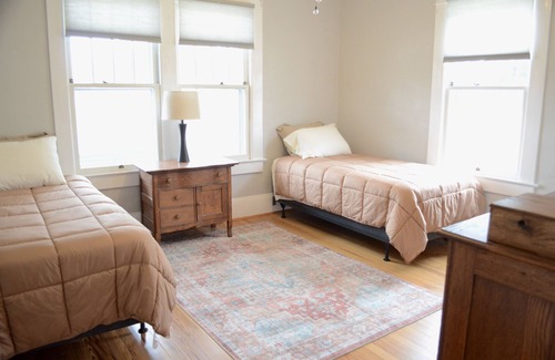 Aberdeen House | Beautiful historic home in the middle of quaint little downtown Aberdeen, NC.