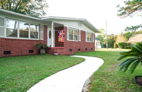 Milton House | Beautiful Historical Oasis Downtown Riverwalk