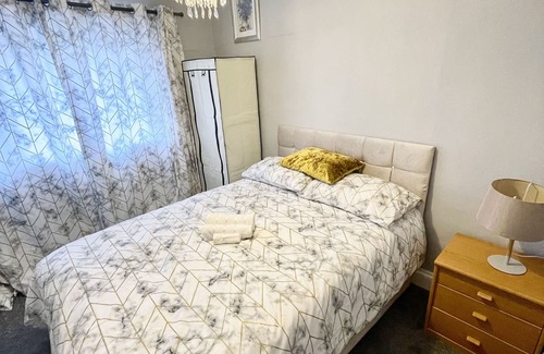 Graig Apartment | Beautiful Holiday Home Near Newport City Centre