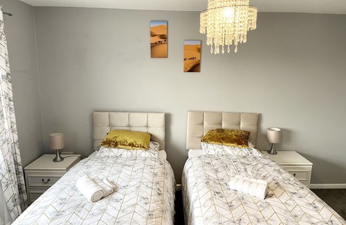 Graig Apartment | Beautiful Holiday Home Near Newport City Centre