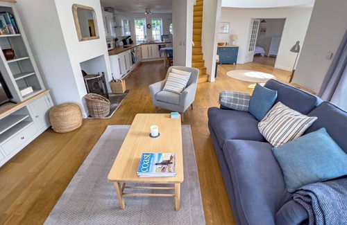 Constantine Bay Cottage | Beautiful holiday home in Constantine Bay, short walk to the beach and golf club
