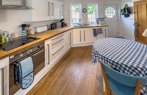 Constantine Bay Cottage | Beautiful holiday home in Constantine Bay, short walk to the beach and golf club