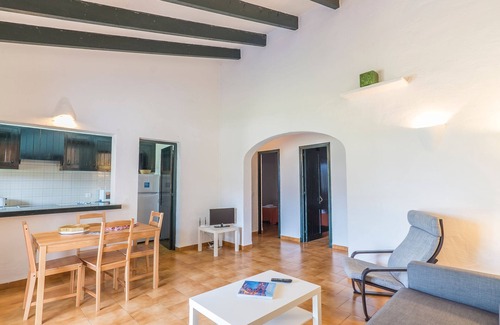 Binisafua House | Beautiful Holiday Home in Residential Complex with Pool, Wi-Fi, Terrace and Lawn