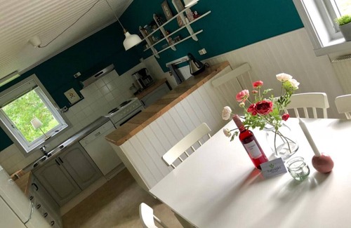 Morlunda House | Beautiful holiday home with private orchard in Småland