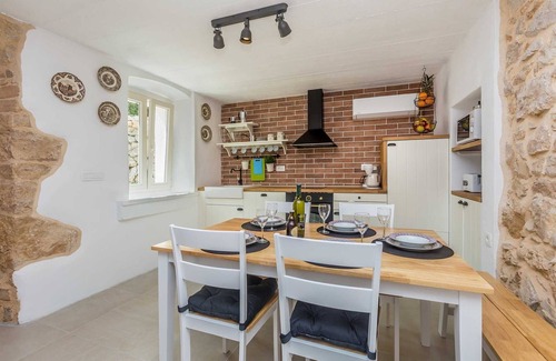 Cizici House | Beautiful Holiday house NEVA with sea view
