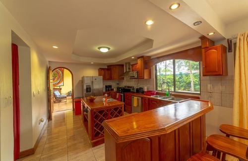Las Olas Beach Community Villa | Beautiful home in the heart of Esterillos Oeste