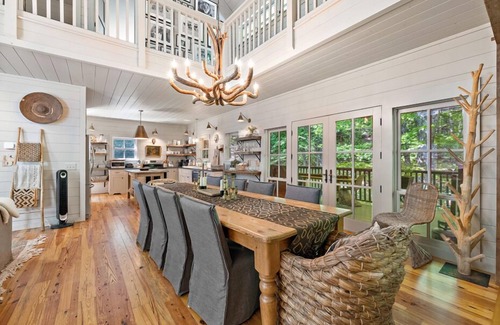 Frank Cabin | Beautiful Home for Large Group Vacations