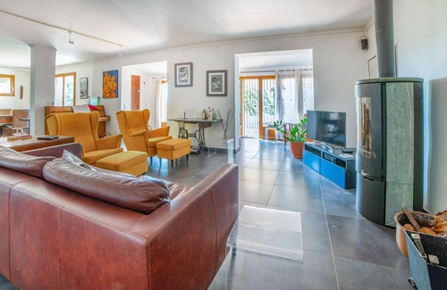 Besse-sur-Issole House | Beautiful home in Besse-Sur-Issole