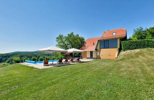 Bedenica House | Beautiful home in Bedenica with sauna
