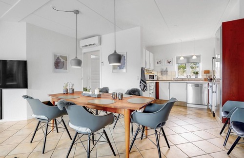 Blavand Strand House | Beautiful home in Blåvand with sauna