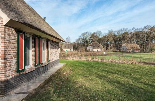 Linde House | Beautiful home in Den Ham with kitchen