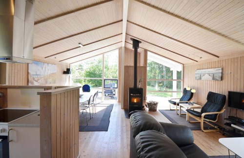 Øer Strand House | Beautiful home in Ebeltoft with sauna
