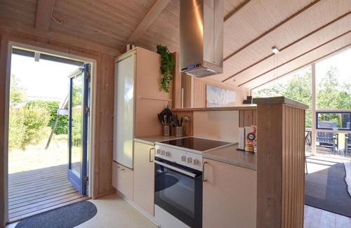 Øer Strand House | Beautiful home in Ebeltoft with sauna