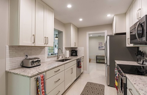 Gulf Gate Estates House | Beautiful Home In Gulf Gate - 4 Miles to Siesta Key Beach