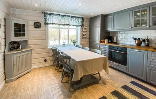 Hestra House | Beautiful Home In Hestra With Wifi
