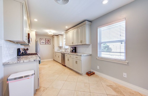 Spring Shadows House | Beautiful home in Houston Memorial, Galleria Area
