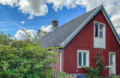 Laholm House | Beautiful home in Laholm with kitchen