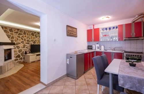 Veliko Brdo House | Beautiful home in Makarska with kitchen