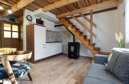 Otocac House | Beautiful home in Otocac with WiFi