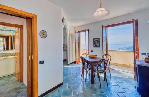 Recco House | Beautiful home in Recco with kitchen