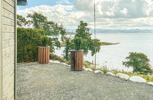 Rennesoy House | Beautiful home in Rennesøy with WiFi