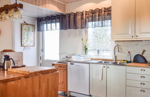 Rockneby House | Beautiful home in Rockneby with kitchen