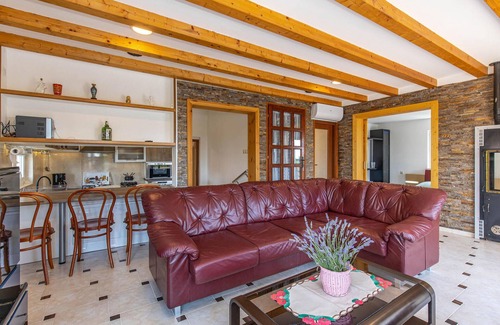 Kraljevica House | Beautiful home in Smrika with WiFi