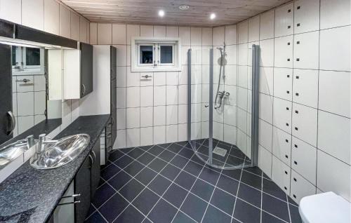 Kvam House | Beautiful Home In Tørvikbygd With Wifi