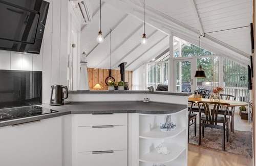 Sønder Vorupør House | Beautiful home in Thisted with kitchen