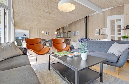 Marielyst House | Beautiful home in Væggerløse with sauna