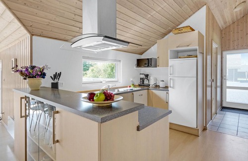 Marielyst House | Beautiful home in Væggerløse with sauna