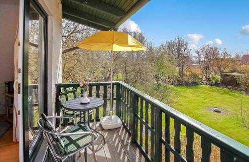 Verchen House | Beautiful home in Verchen with kitchen
