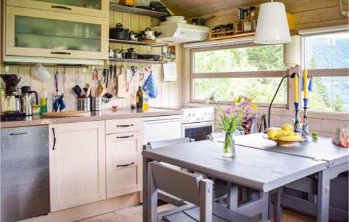 Myrkdalen House | Beautiful Home In Vossestrand With Wifi