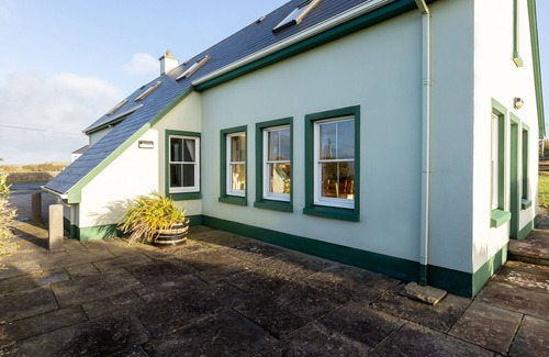 Lahinch House | Beautiful home with amazing sea views and sunsets. World class golf and beaches.