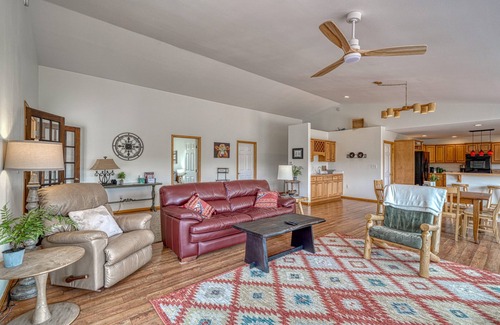 Nathrop House | Beautiful Home with Breathtaking Views!