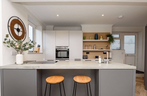 Looe House | Beautiful home with superb views and parking for 2 cars