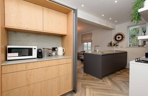 Looe House | Beautiful home with superb views and parking for 2 cars