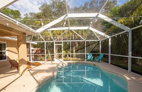 Jacarandas House | Beautiful Home with Heated Salt Pool,☆ 4BR 2br! North Cape-coral! ❤️