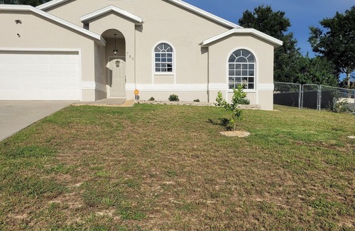 Lake Wales House | Beautiful Home with 36' Screened Pool, Fenced Yard & Cozy Fire Pit!