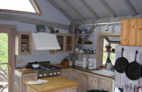 Stratton and Bromley Ski Areas Cottage | Beautiful Honeymoon Cottage close to Manchester Vermont. {Manchester Center}