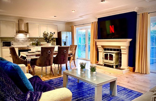 Lytham St. Anne's Apartment | Beautiful Hot Tub Suite in Lytham St Annes