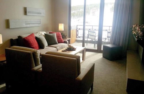 Breckenridge House | Beautiful hotel in brilliant Breckenridge on Peak 8!