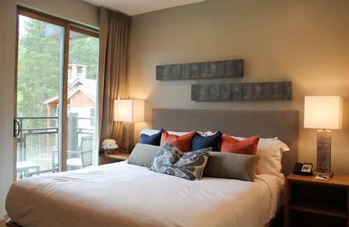 Breckenridge House | Beautiful hotel in brilliant Breckenridge on Peak 8!