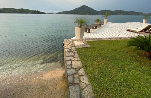 Mambucaba House | Beautiful House with Magnificent View to Gipoia Island