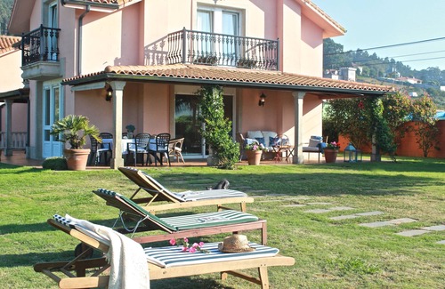 Arnados House | Beautiful house in the natural setting of the beach of Razo