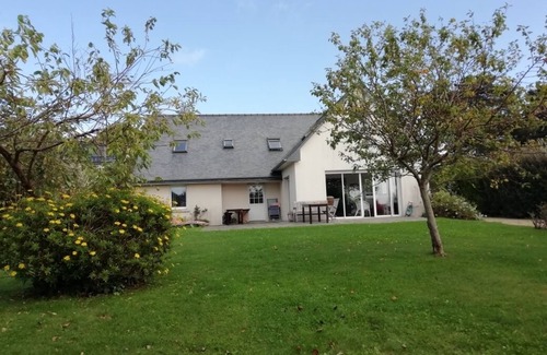Plougrescant Villa | Beautiful house of holidays with sight on sea, any loan of the beach - the terrace and the lawn were remade in 2010