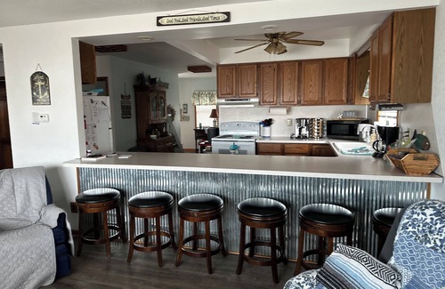 Oak Harbor Cottage | Beautiful house right at the beach