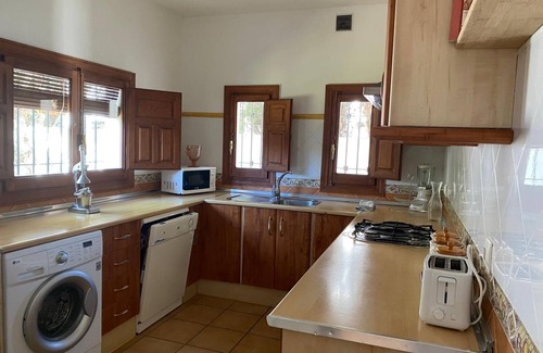 Zahora House | Beautiful house united family. With garden 5 minutes walk from the beach