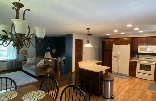 Roderfield House | Beautiful house walking distance to wilmore dam! Surrounded by tons of trails!