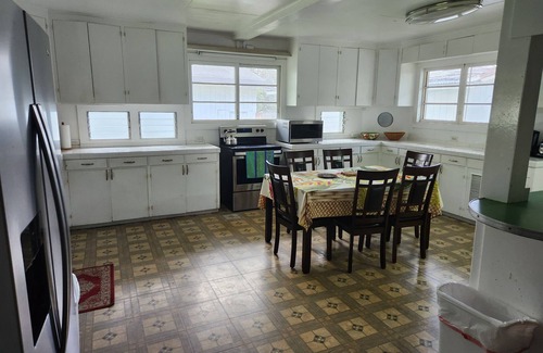Hauula House | BEAUTIFUL HOUSE WITH 7/AC,BED ROOMS AND OCEAN VIEW